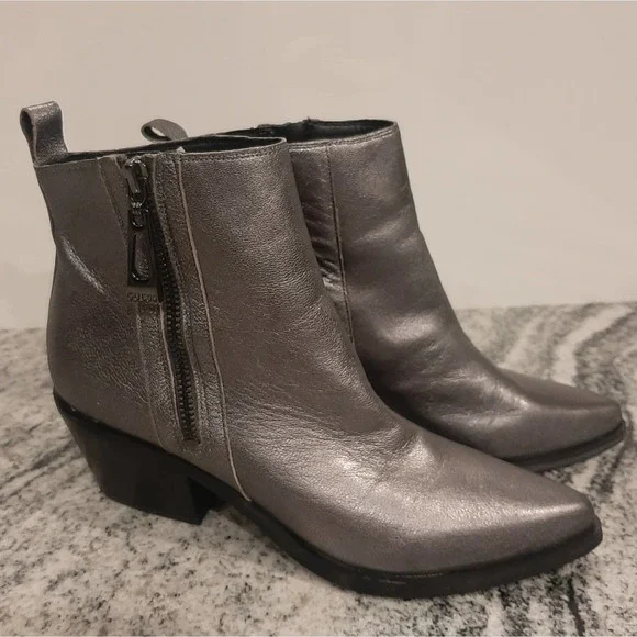 GUESS "TALZA" Pewter Metallic Leather Booties SIZE 7.5M - Picture 1 of 12